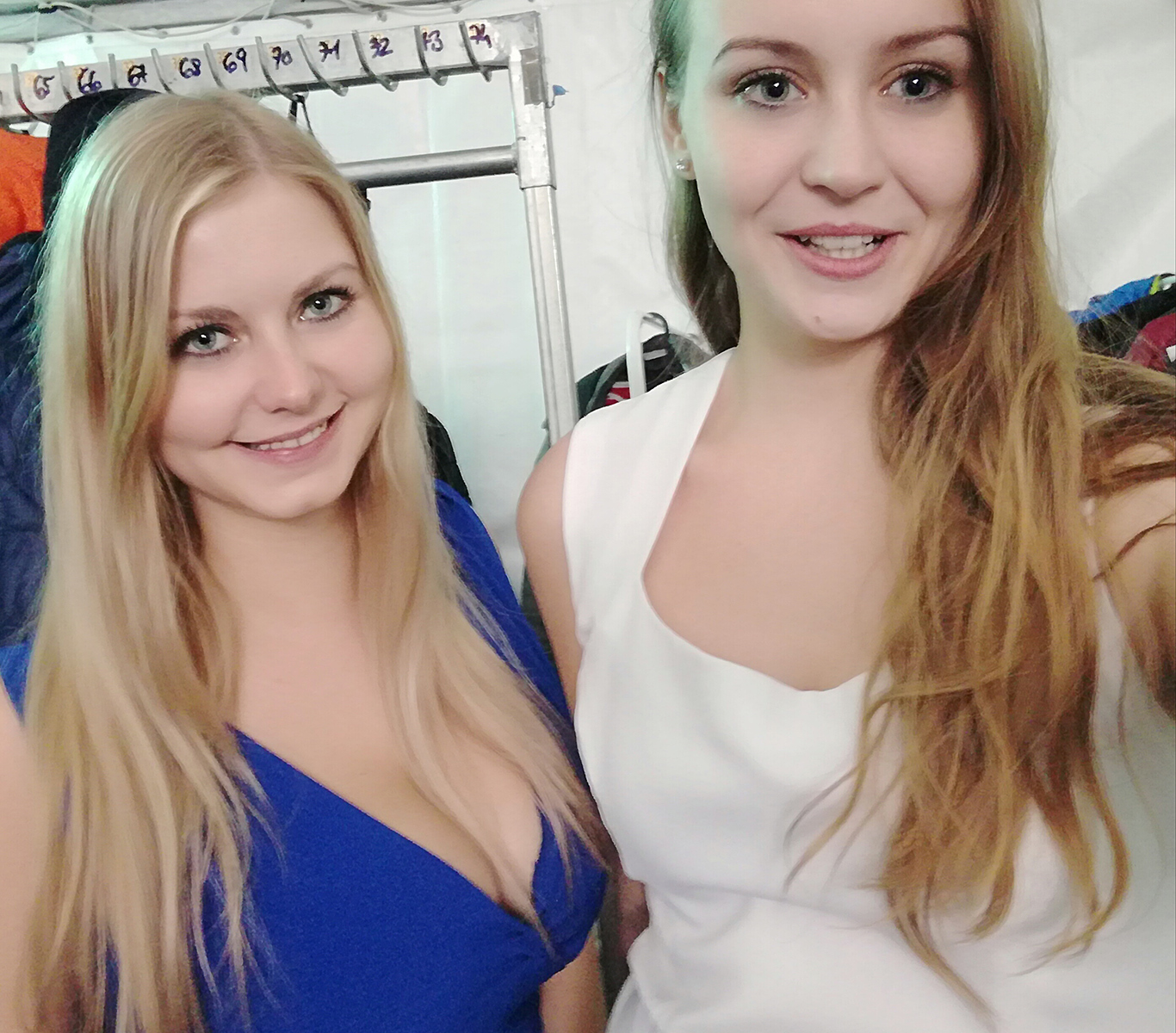 Hostesky na vánoční večírek AAA AUTO as